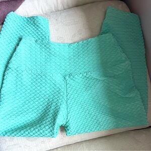 Booty by Brabants Aqua Croco Croc Skin Capri Leggings, One Size Fits NWT